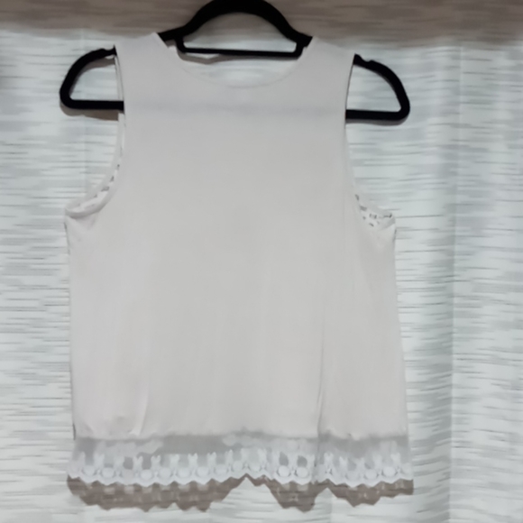 See through tank with solid back - Picture 3 of 4